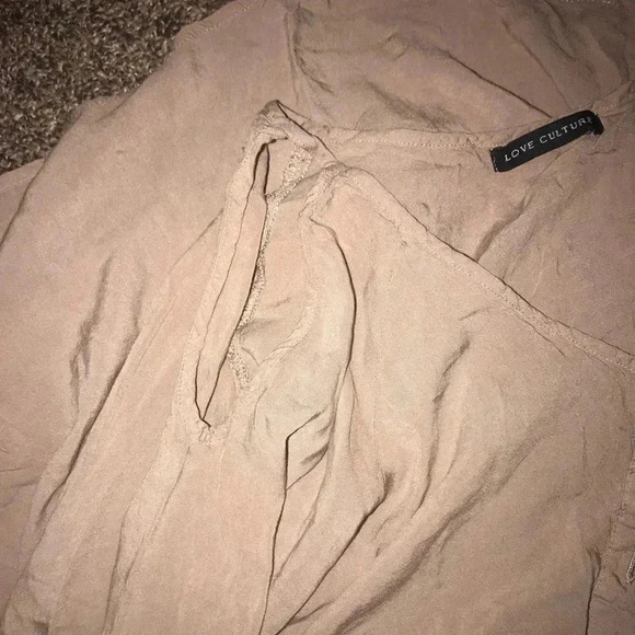 Button Down☑️ - Picture 6 of 7